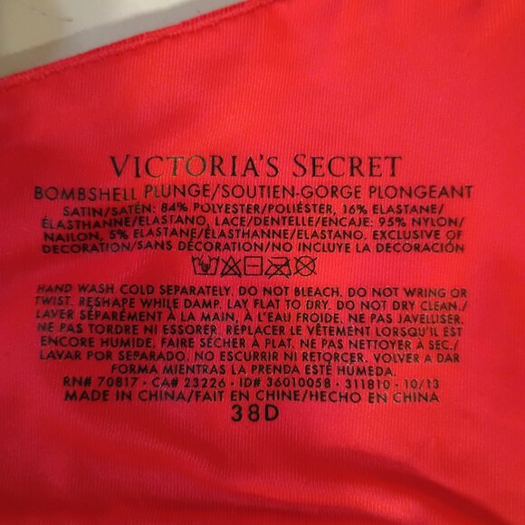 Victoria Secret Bombshell Plunge 38D bra - Picture 3 of 10